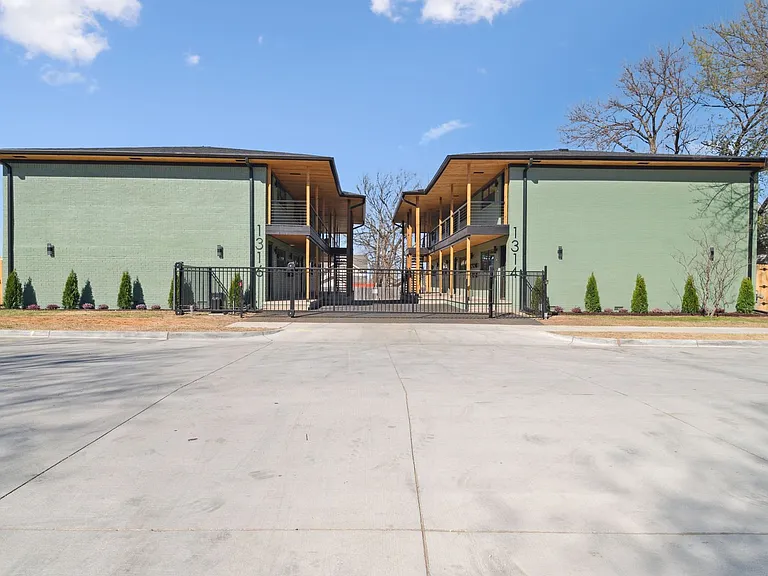 ONYX at 1316 Quincy — Photo 14