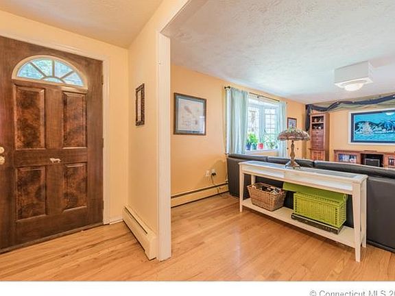 3rd image of 16 Knollwood Dr
