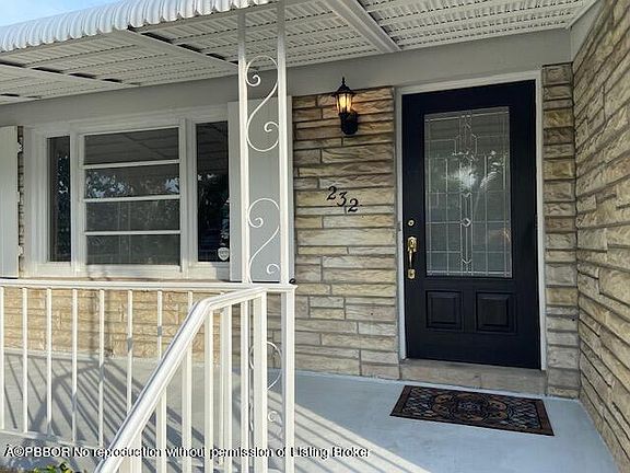5th image of 232 Vanderbilt Dr