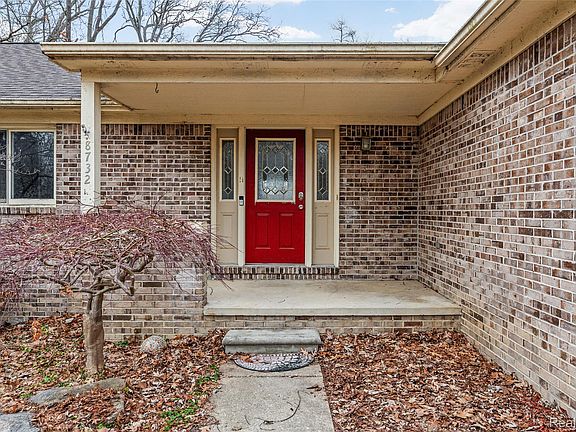 2nd image of 8732 Elizabeth Lake Rd