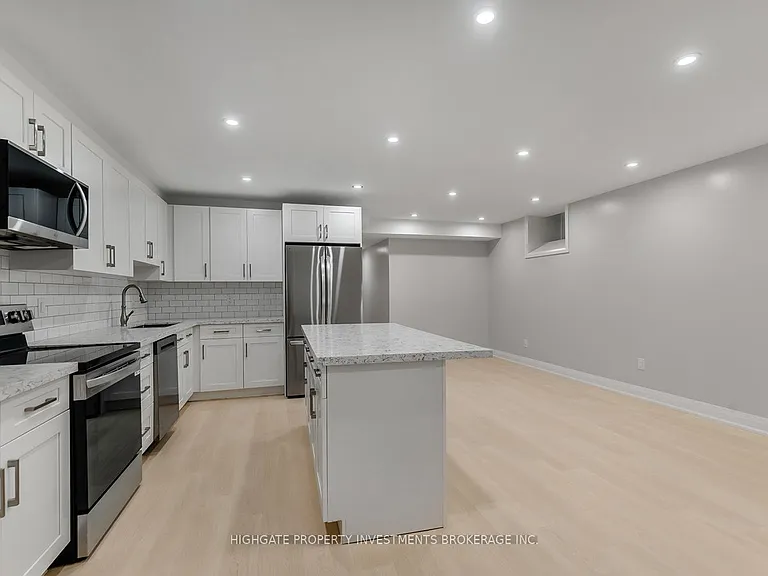 543 Roxton Rd #1 — Photo 2