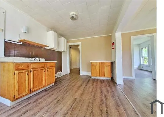 3 bed, 1800 sqft, $1,397 — Photo 2