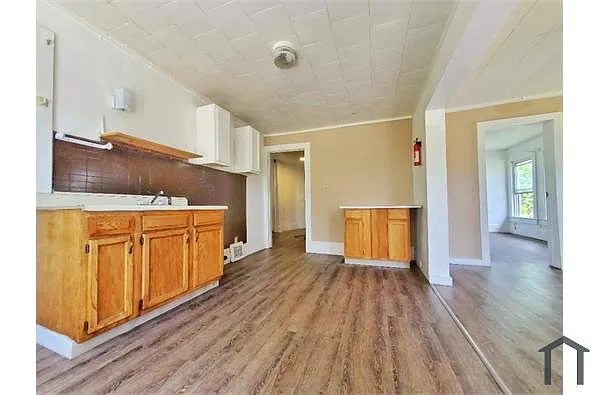 Building Photo - 264 W Harris Ave #2