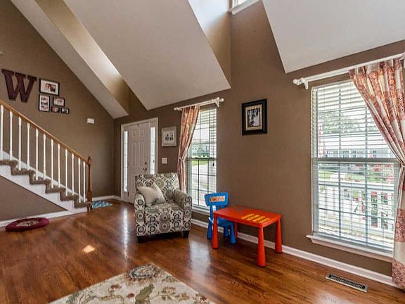 3rd image of 1829 Coffeetree Ln