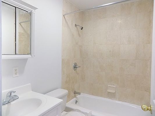3rd image of 107 Eldridge St APT 3B