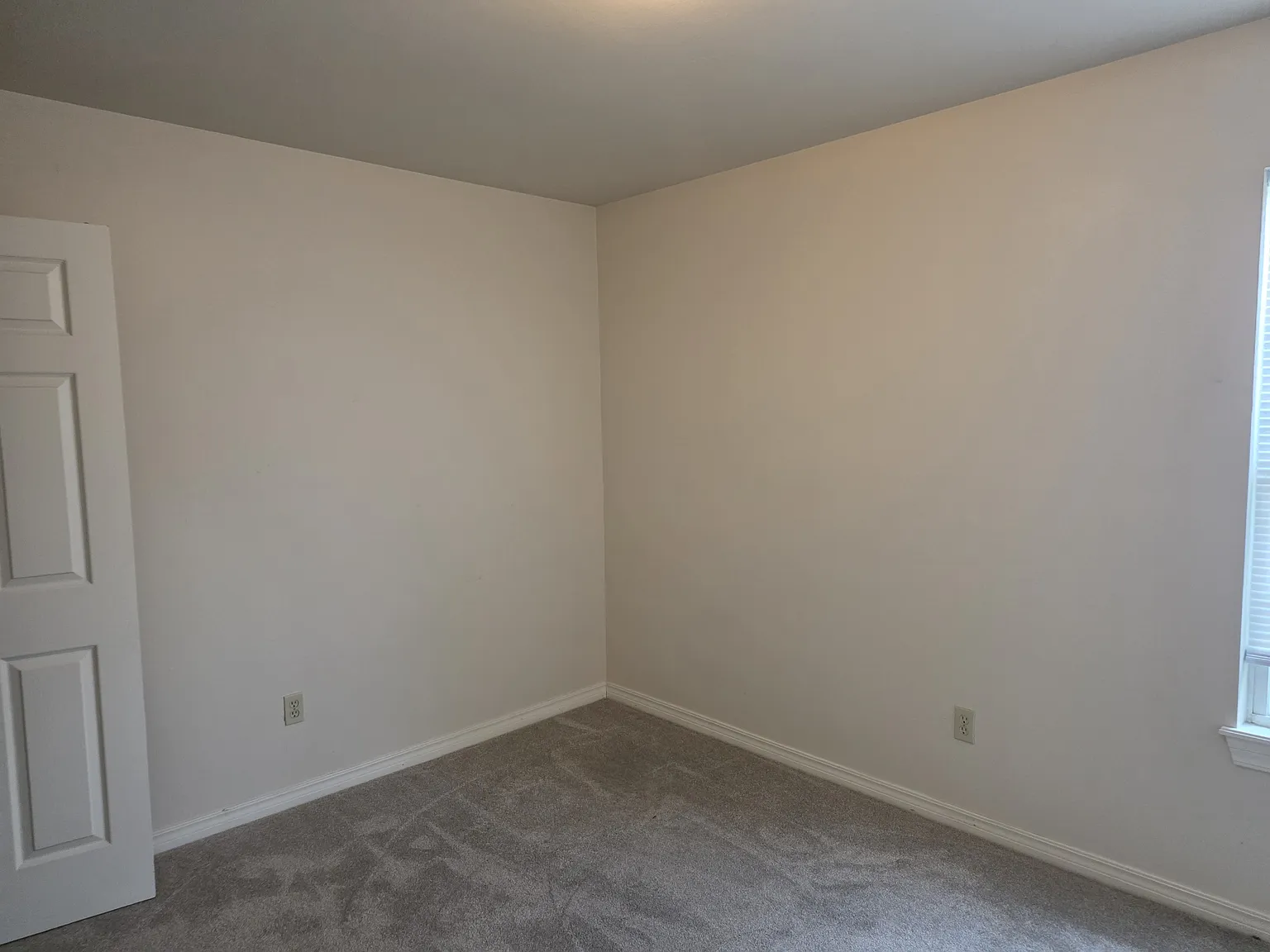 3 bed, 1896 sqft, $1,250 — Photo 3