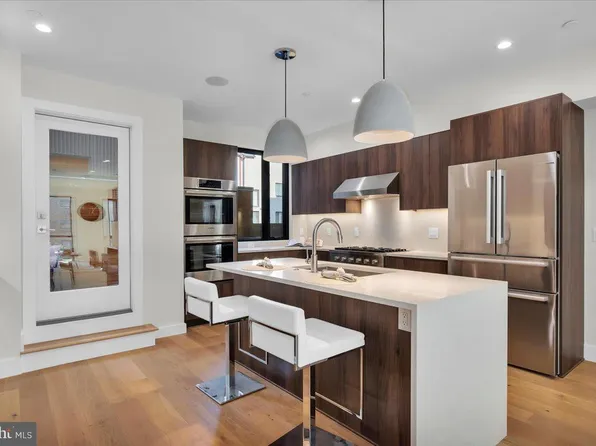 2129 Arch St #A, Philadelphia, PA 19103