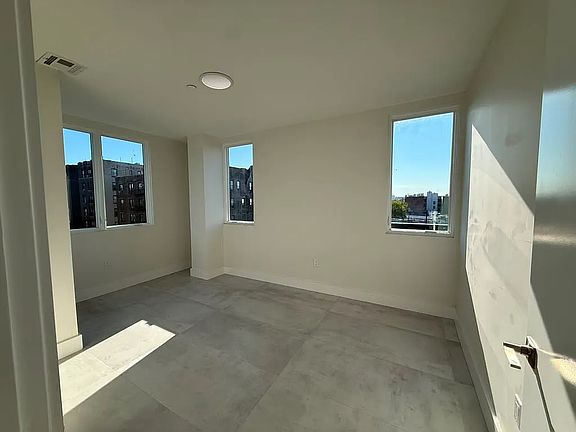 5th image of 404 Schenectady Ave