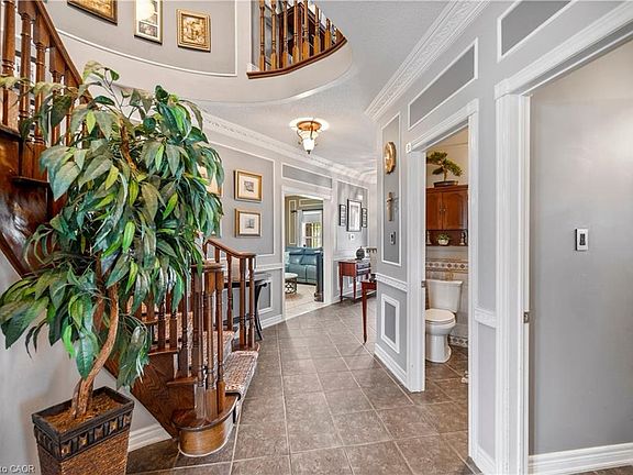 5th image of 11 Downey Dr