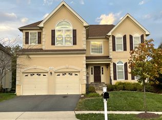 25154 Ulysses St, Chantilly, VA 20152