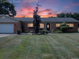 137 Sunview Dr, Saint Charles, MI 48655