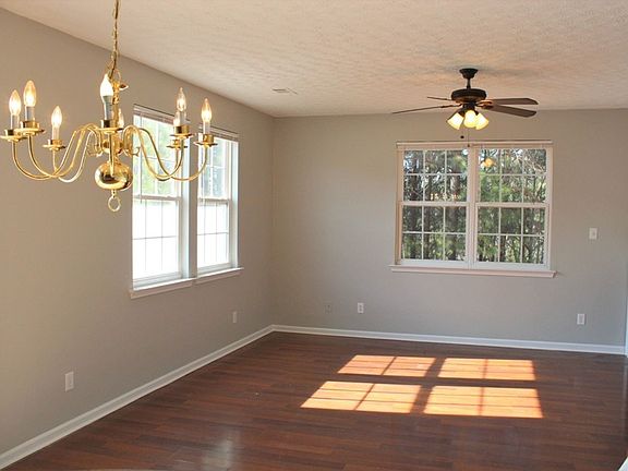 5th image of 176 Swanee Ln