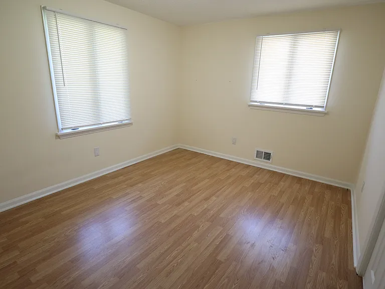 74 Meyerhill Cir E — Photo 10