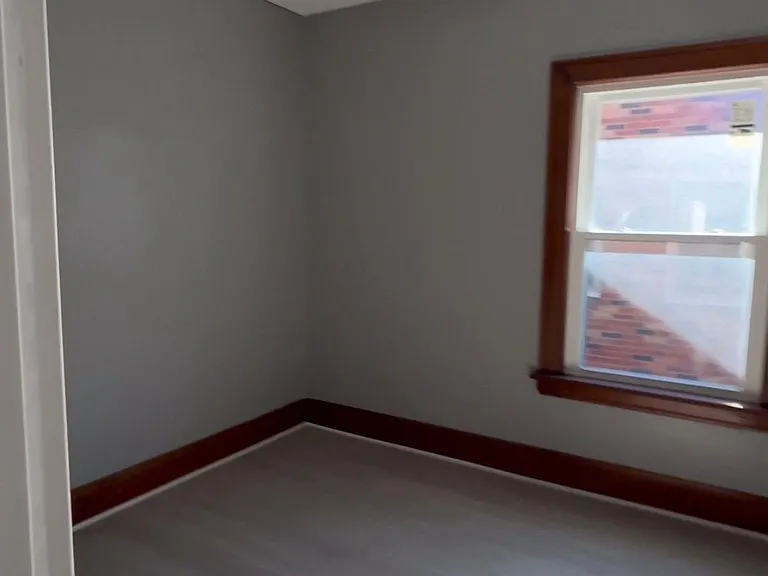 3 bed, 1.0 bath, 1230 sqft, $1,450 — Photo 20