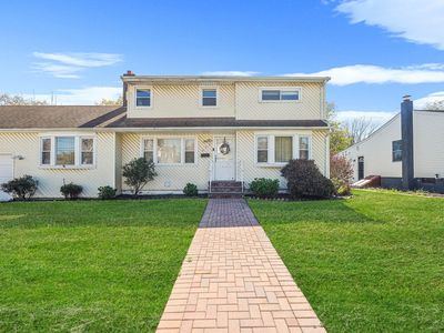 457 N Alleghany Avenue, Lindenhurst, NY, 11757
