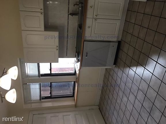 3rd image of 133 Cypress St #Dta