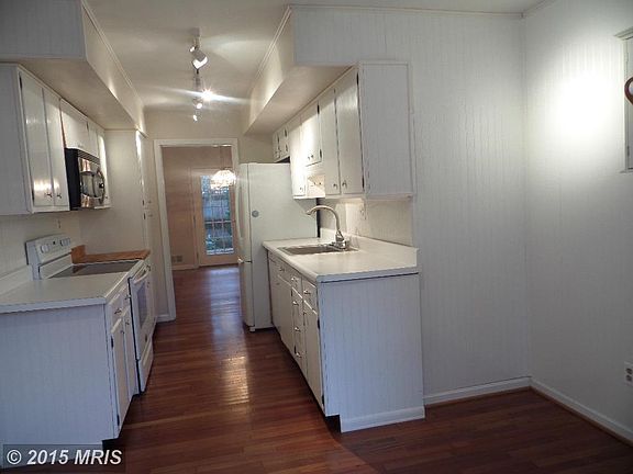 4th image of 3164 Cedar Grove Dr