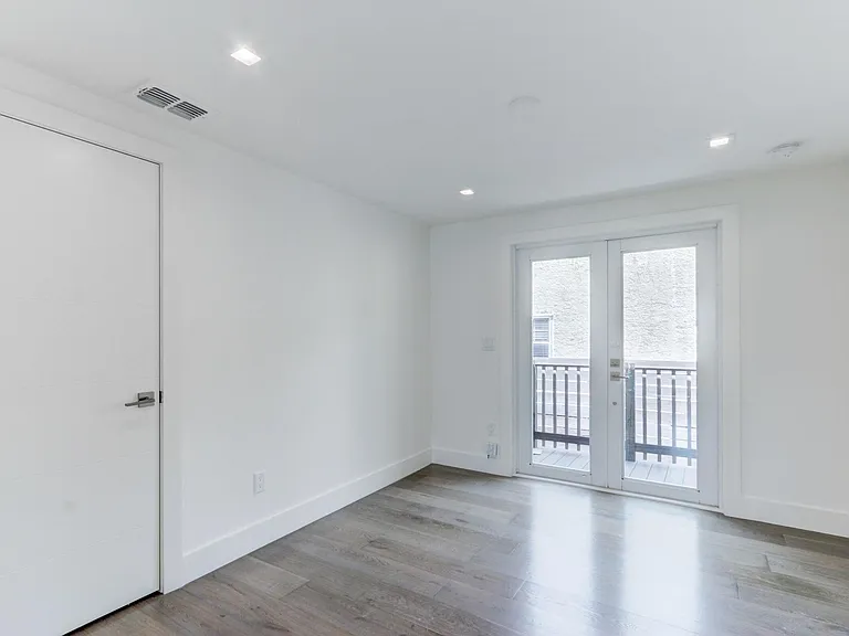 833 Ardmore Rd — Photo 16