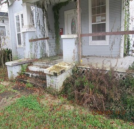 3rd image of 402 N Border Dr