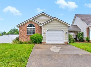 300 Deerwood Dr, Hopkinsville, KY 42240