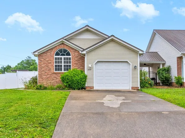 300 Deerwood Dr, Hopkinsville, KY 42240