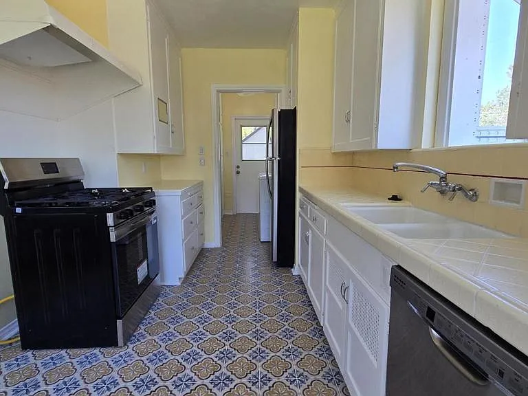 6279 Church St — Photo 36