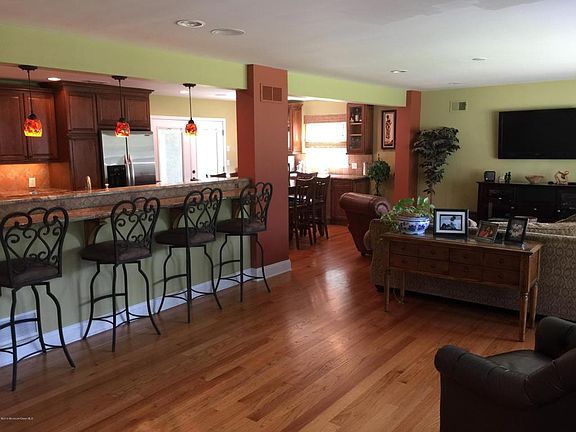 2nd image of 1232 Fox Hollow Dr