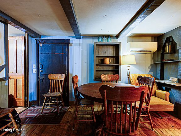 3rd image of 730 Thomason Cemetery Rd