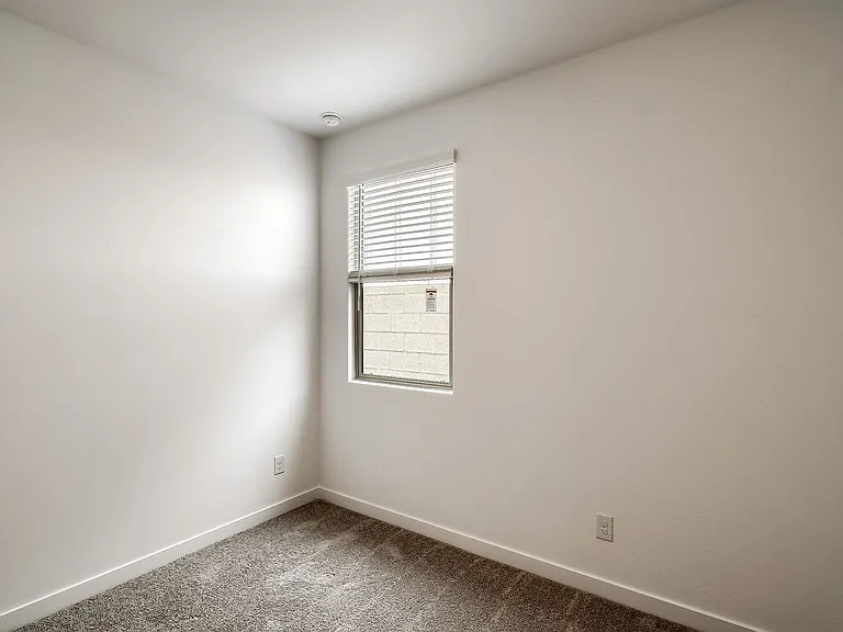 16894 W Evergreen Rd — Photo 13