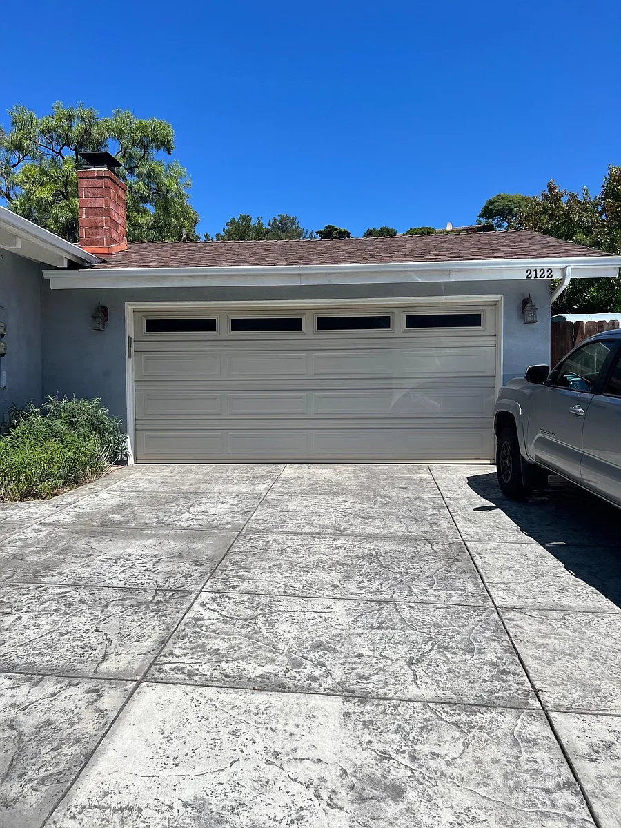 Building Photo - 2122 Cliff Dr
