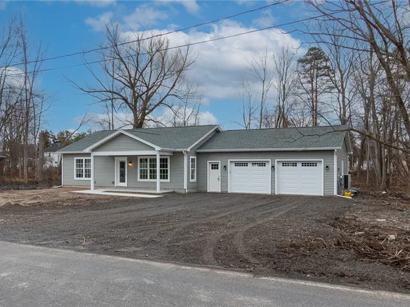 4034 Rasmussen St, Williamson, NY 14589