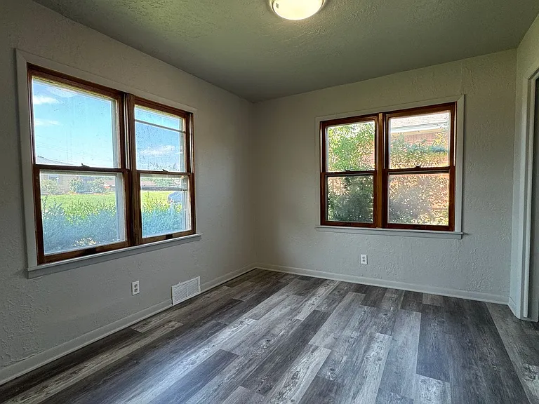 3818 NW Lake Ave — Photo 8