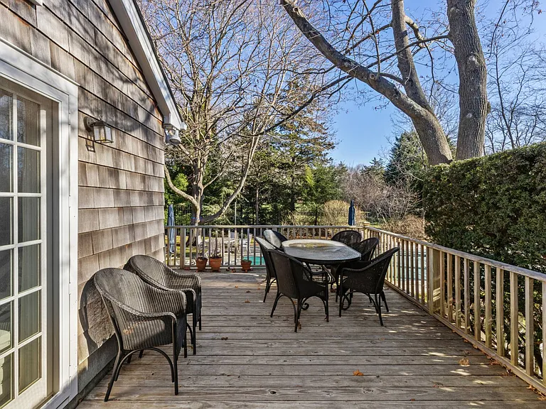 16 Tuckahoe Ln — Photo 30