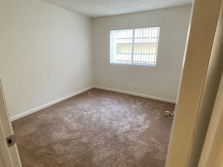 B & B Apartments — Photo 23