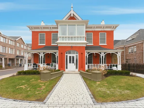 1980 Barber House Ln, Mississauga, ON L5M 2G9