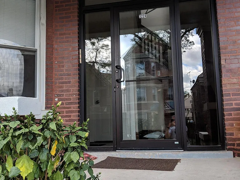 3224 N Monticello Ave #3 — Photo 2