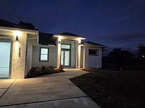 4 bed, 3.0 bath, $2,400 — Photo 3