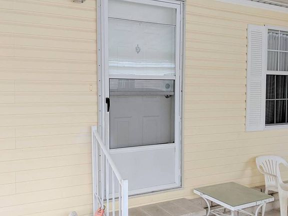 3rd image of 171 Lake Michigan Dr