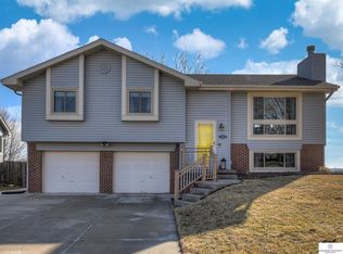 1711 Yorktown St, Bellevue, NE 68123