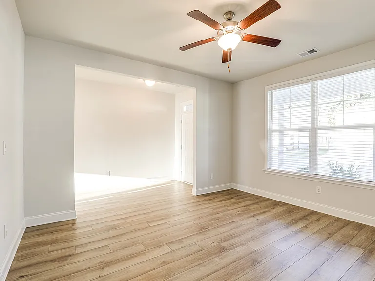 360 Caledonia Ct — Photo 9