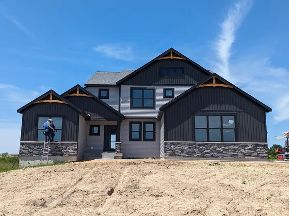 3338 Eagle Peak Dr, Jenison, MI 49428