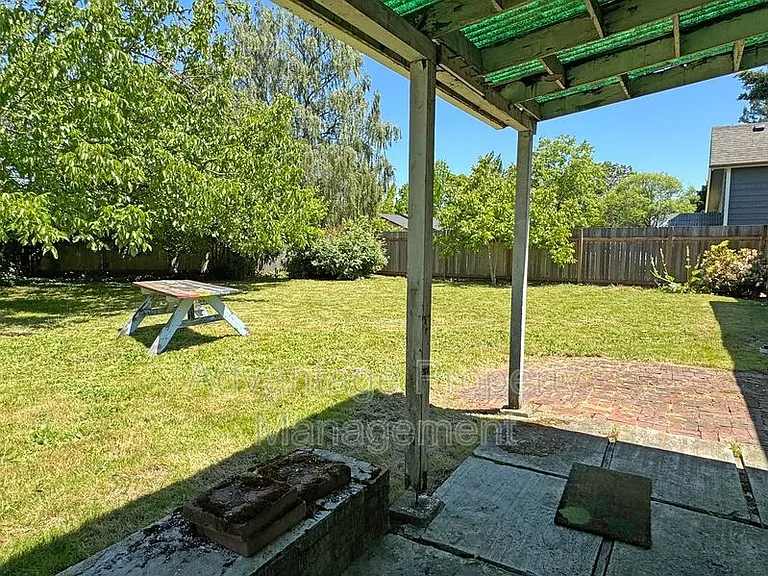 2353 NW Fillmore Ave — Photo 20