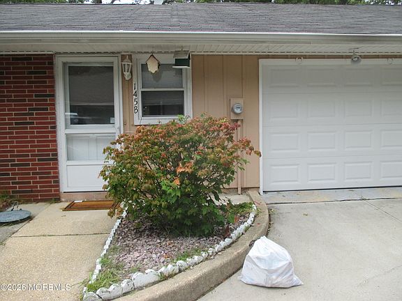 3rd image of 145 Buckingham Drive #B