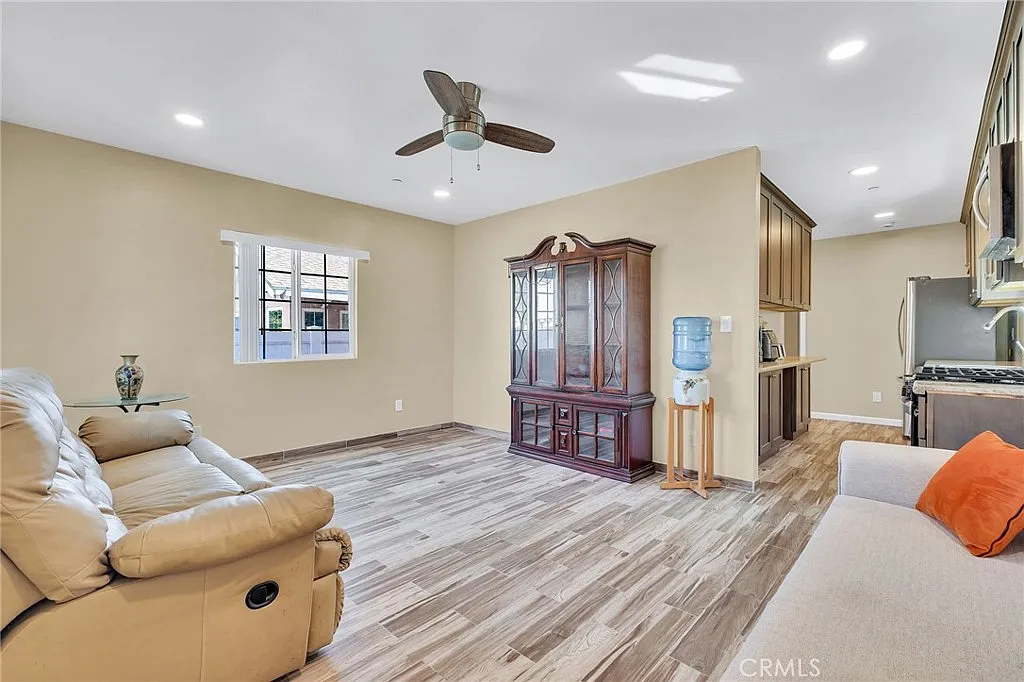 2 bed, 650 sqft, $2,850 — Photo 4