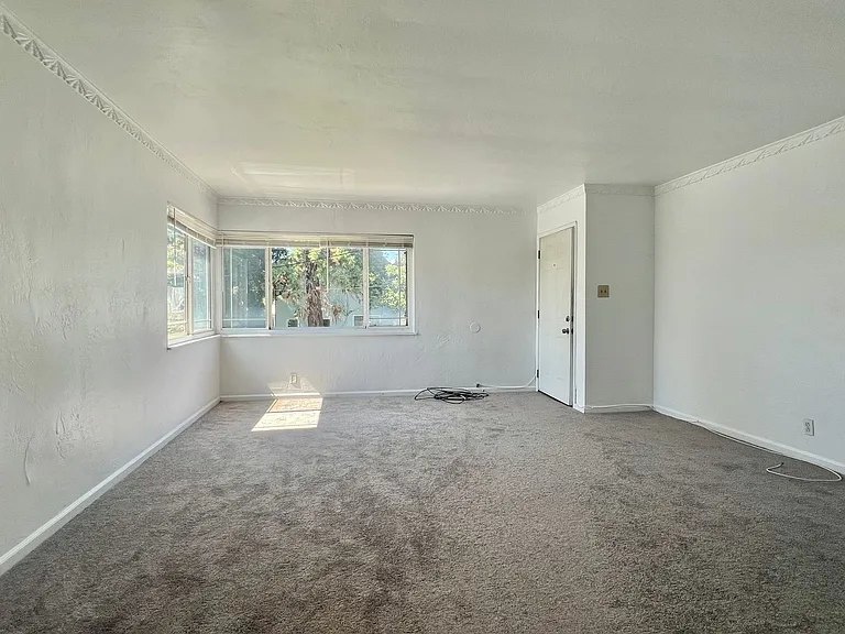 4350 Fleming Ave — Photo 12