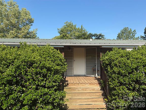 2nd image of 6006 Vanderhorst Dr
