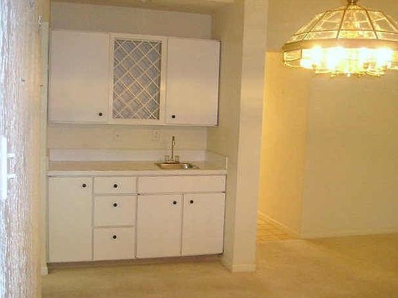 4th image of 41 Tamarisk Cir