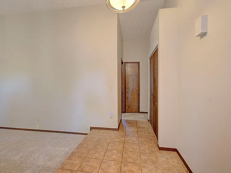 1114 SE 106th Ct — Photo 31