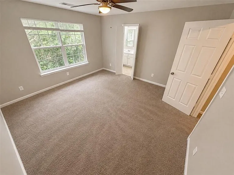 6764 Blackstone Pl — Photo 4