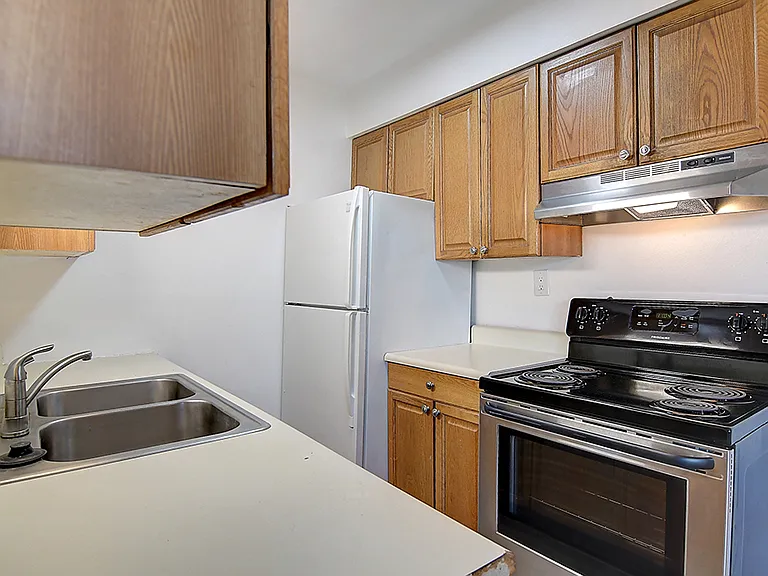 1077 Frederick Drive — Photo 31